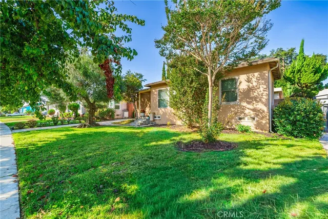 $1,099,000 | 4425 Walnut Avenue, Long Beach, CA 90807