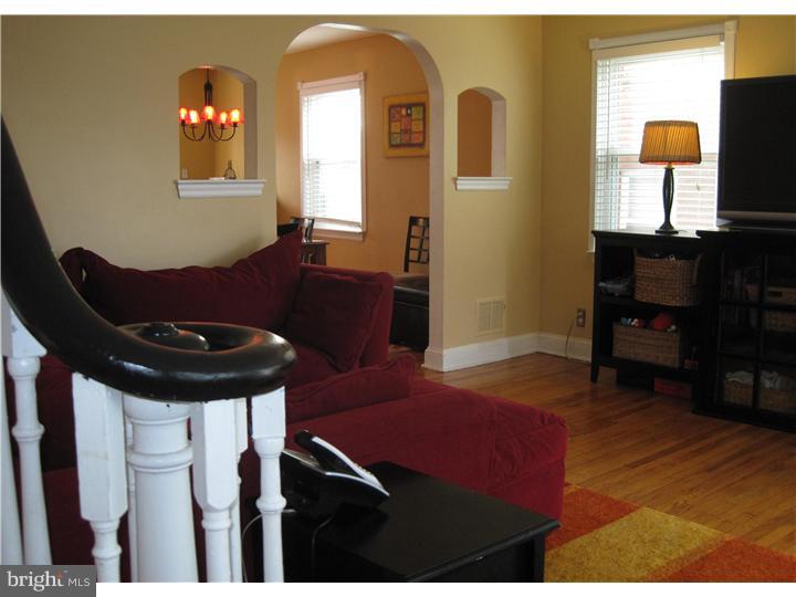 13 Sandy Bank Road Media, PA 19063 - Photo 6 of 24 Living Room