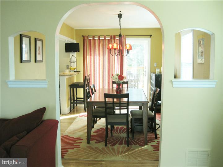 13 Sandy Bank Road Media, PA 19063 - Photo 8 of 24 Dining Room