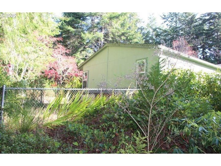 52031 Sturtevant Lane Bandon, OR 97411 - Photo 11 of 46