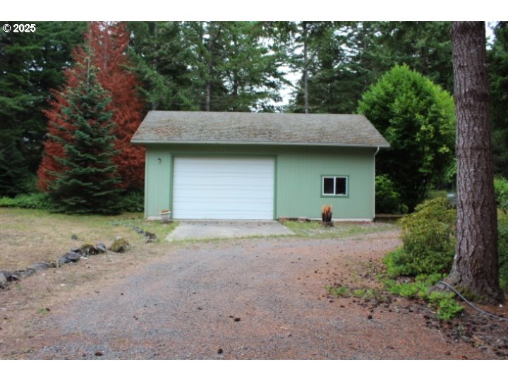 52031 Sturtevant Lane Bandon, OR 97411 - Photo 28 of 46