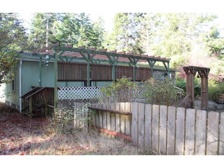 52031 Sturtevant Lane Bandon, OR 97411 - Photo 6 of 46