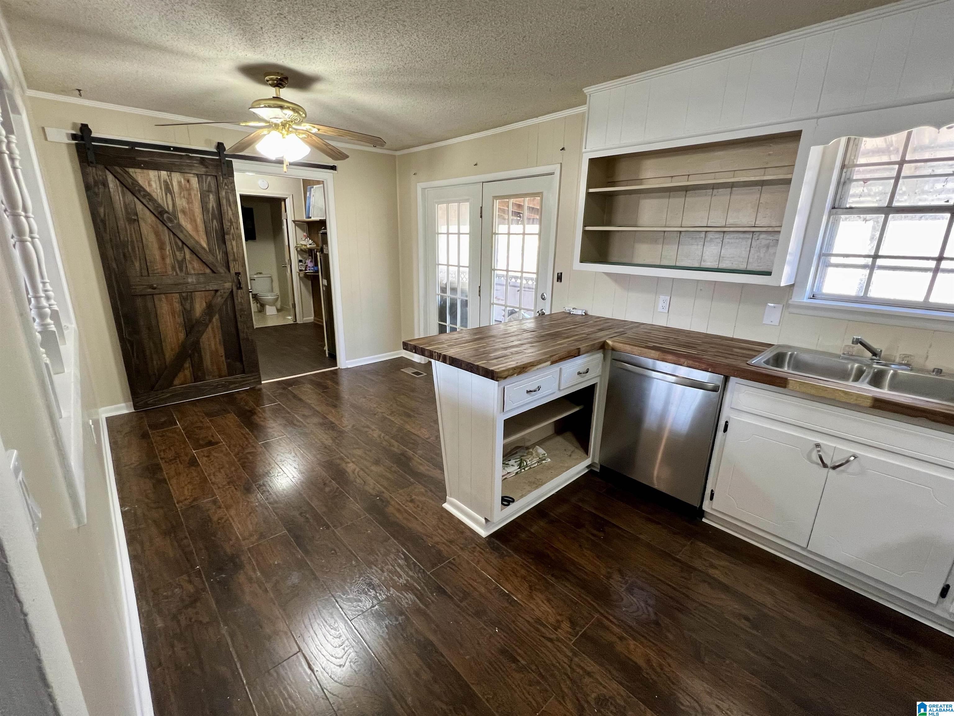 427 Lakeview Drive Hamilton, AL 35570 - Photo 6 of 38
