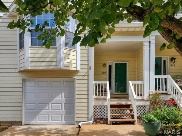 $249,500 | 1537 Whispering Creek Drive, Ballwin, MO 63021
