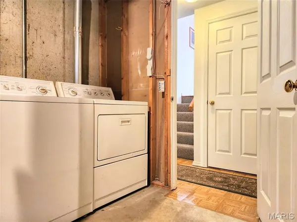 $249,500 | 1537 Whispering Creek Drive, Ballwin, MO 63021