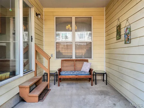 $249,500 | 1537 Whispering Creek Drive, Ballwin, MO 63021