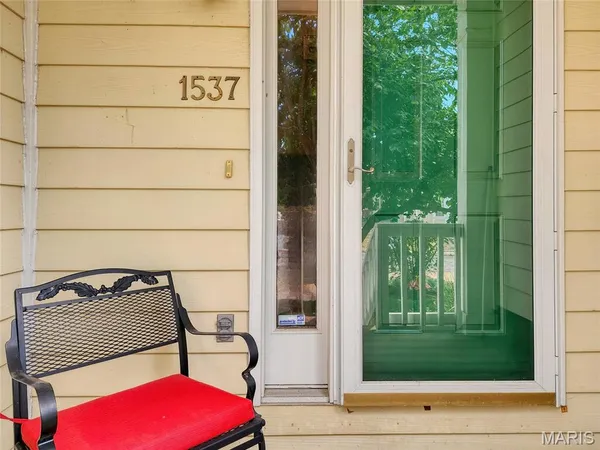 $249,500 | 1537 Whispering Creek Drive, Ballwin, MO 63021