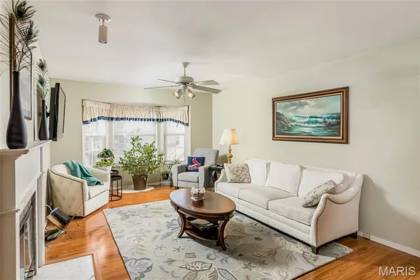 $249,500 | 1537 Whispering Creek Drive, Ballwin, MO 63021