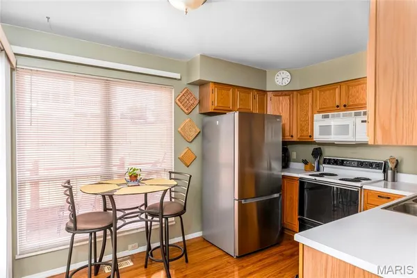 $249,500 | 1537 Whispering Creek Drive, Ballwin, MO 63021