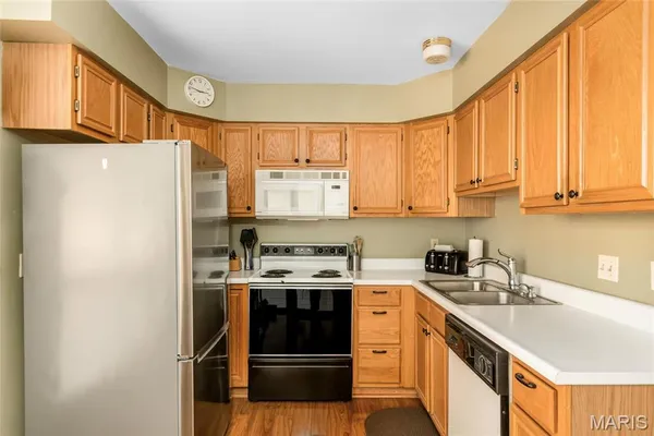 $249,500 | 1537 Whispering Creek Drive, Ballwin, MO 63021