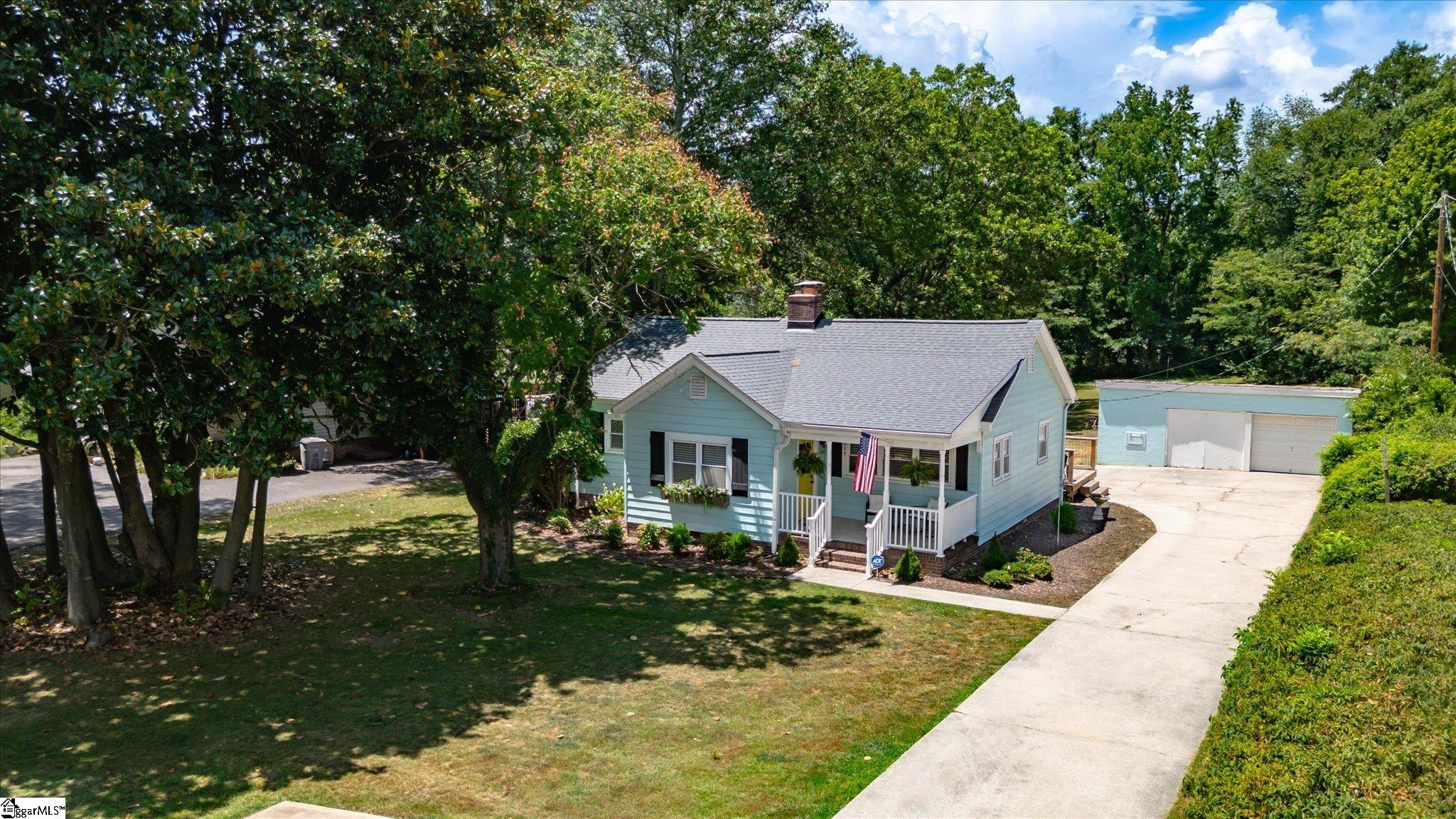 209 Donnan Road Taylors, SC 29687 - Photo 1 of 31