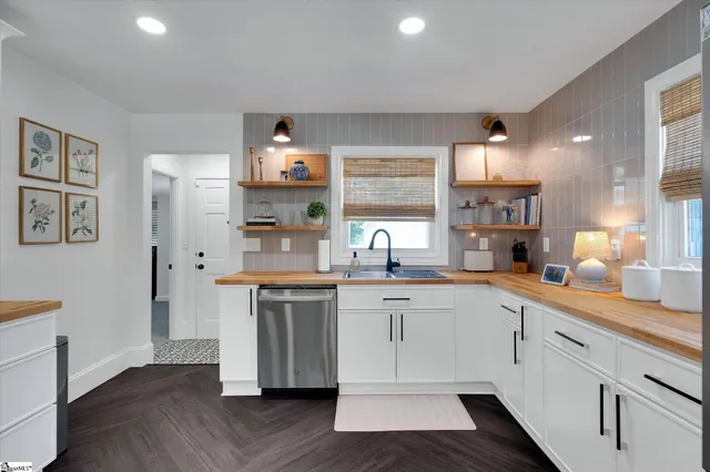 $350,000 | 209 Donnan Road, Taylors, SC 29687