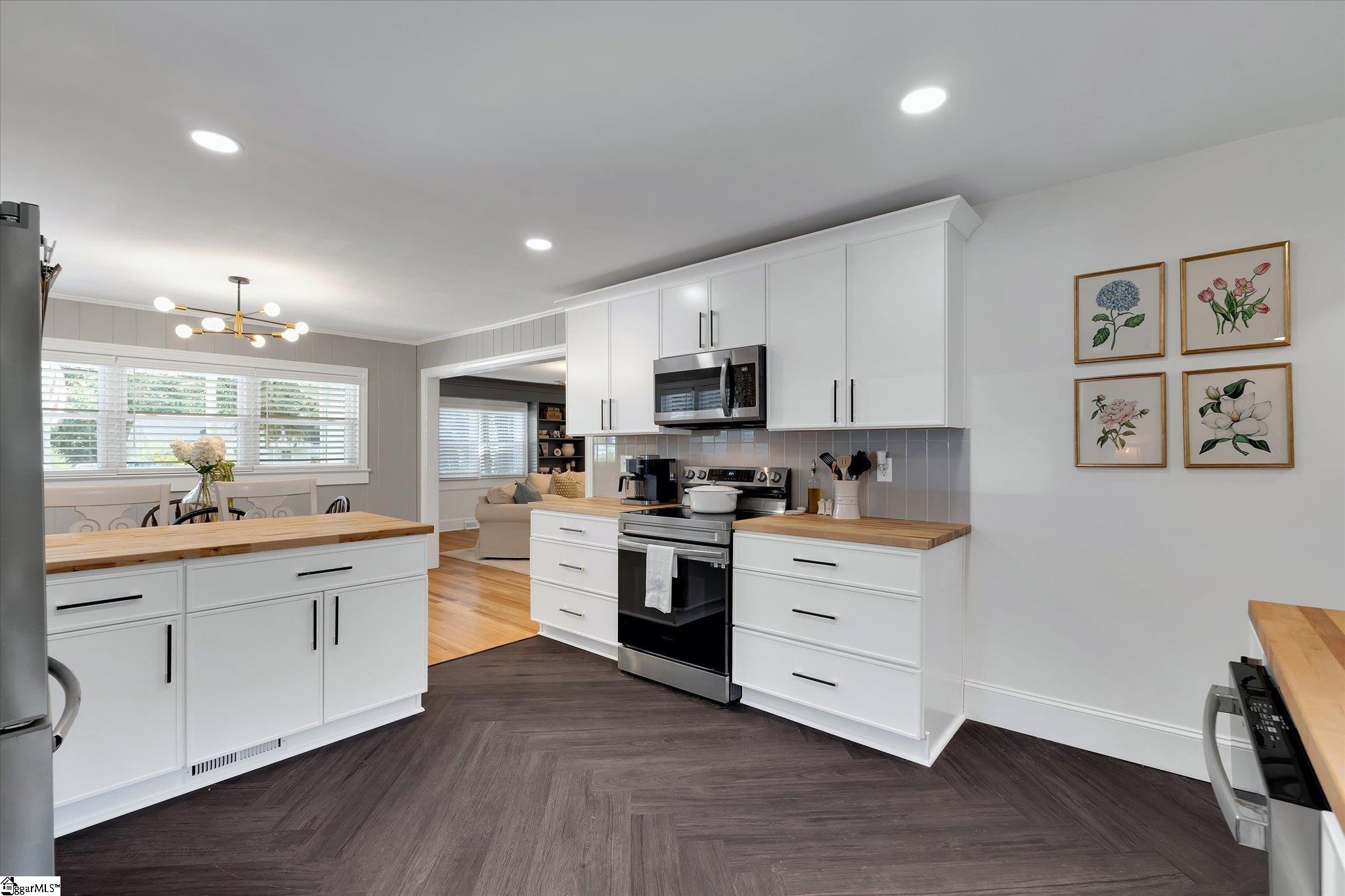 209 Donnan Road Taylors, SC 29687 - Photo 12 of 31