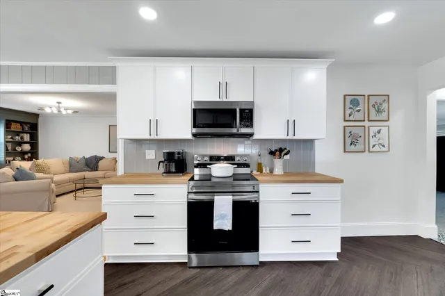 $350,000 | 209 Donnan Road, Taylors, SC 29687