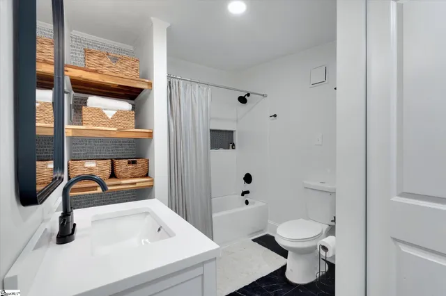 $350,000 | 209 Donnan Road, Taylors, SC 29687