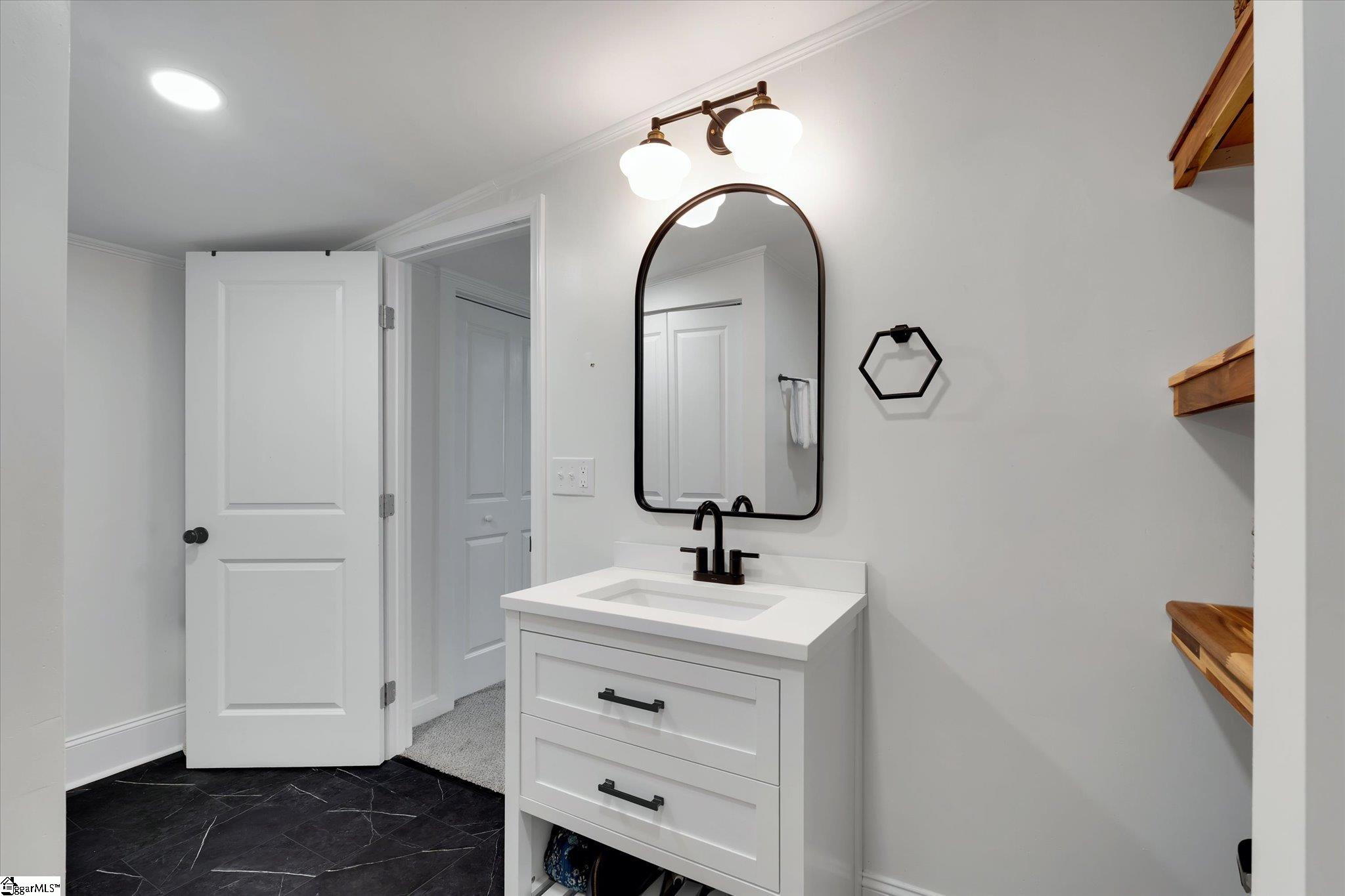 209 Donnan Road Taylors, SC 29687 - Photo 18 of 31