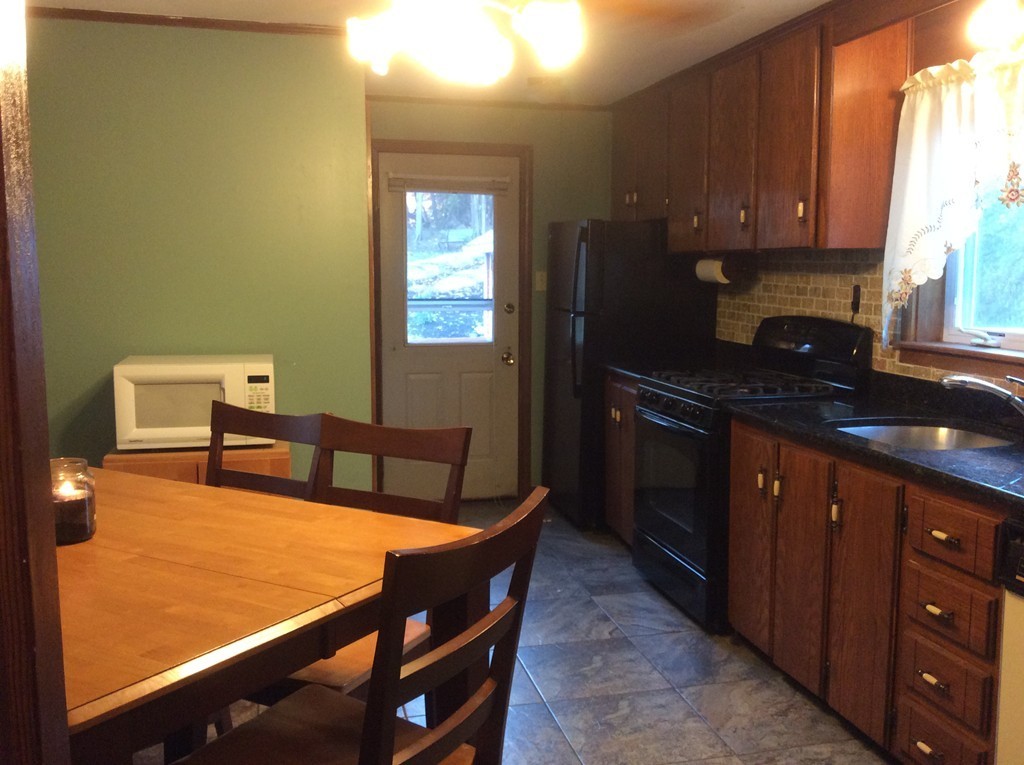 16 Riley Avenue Weymouth, MA 02189 - Photo 6 of 23 Gallery Image 6