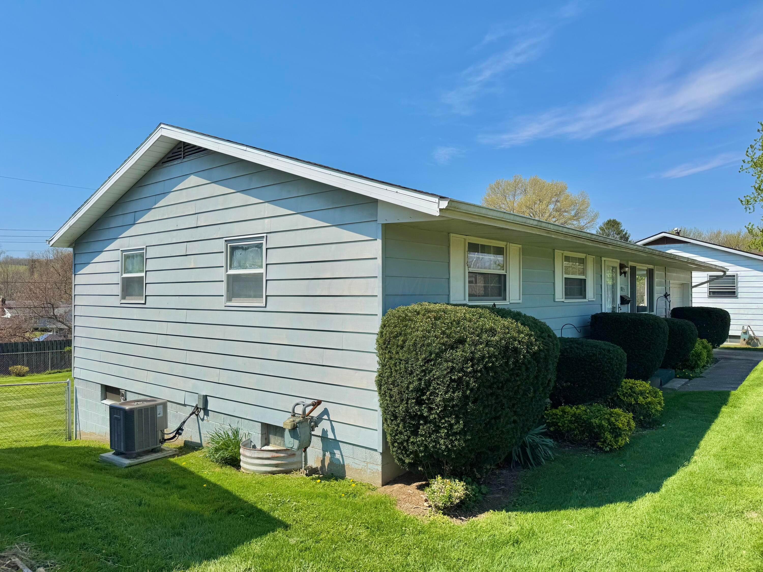 135 Ruth Avenue Logan, OH 43138 - Photo 2 of 30 IMG_8507