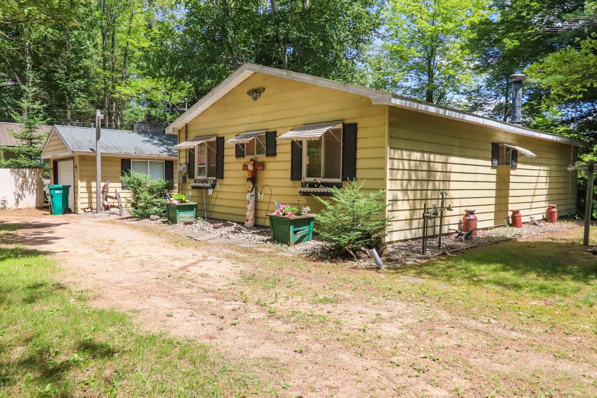946 Rivers Terrace Road Gladwin, MI 48624 - Photo 5 of 39