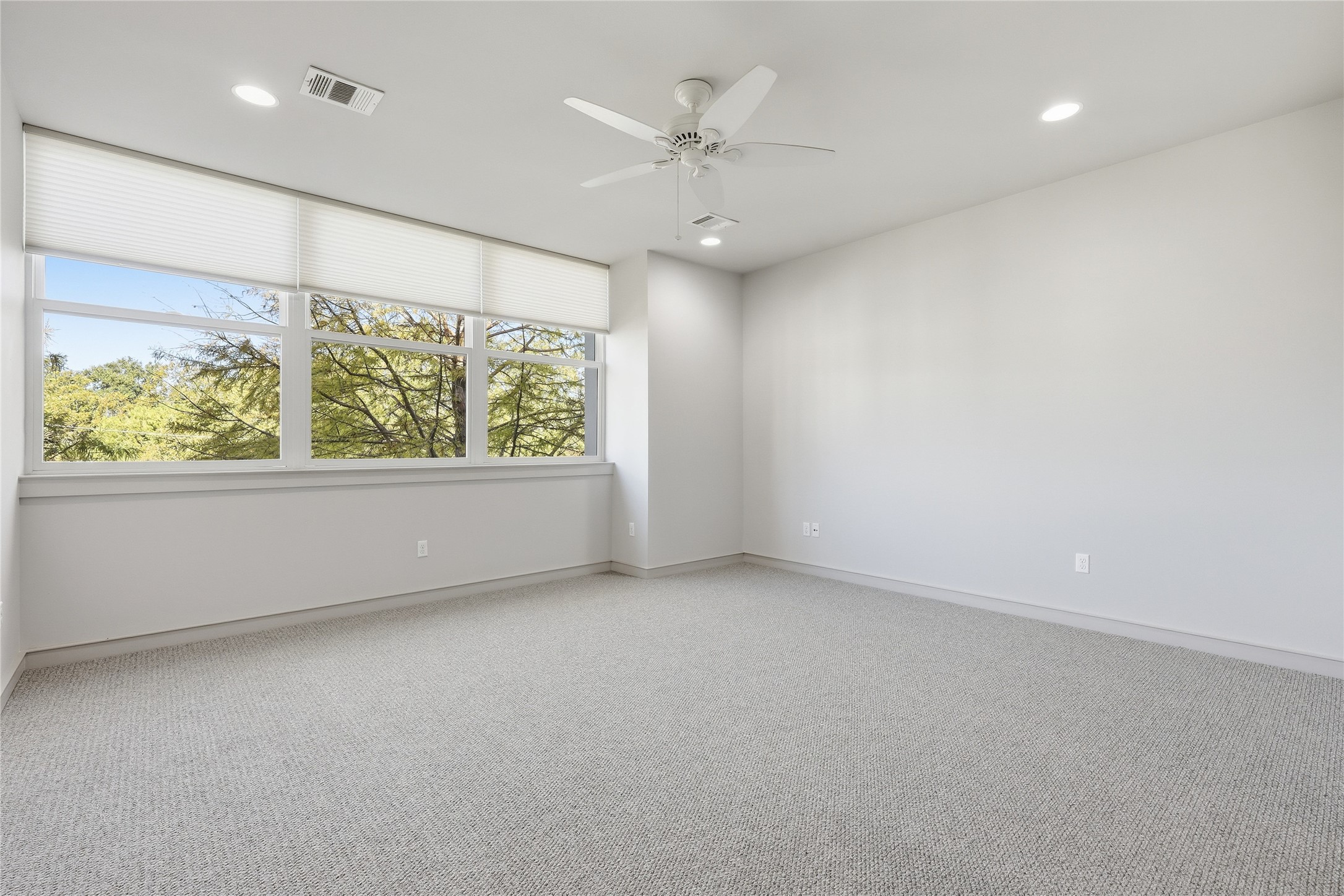 3507 Harmon Avenue Austin, TX 78705 - Photo 21 of 36 an empty room with windows