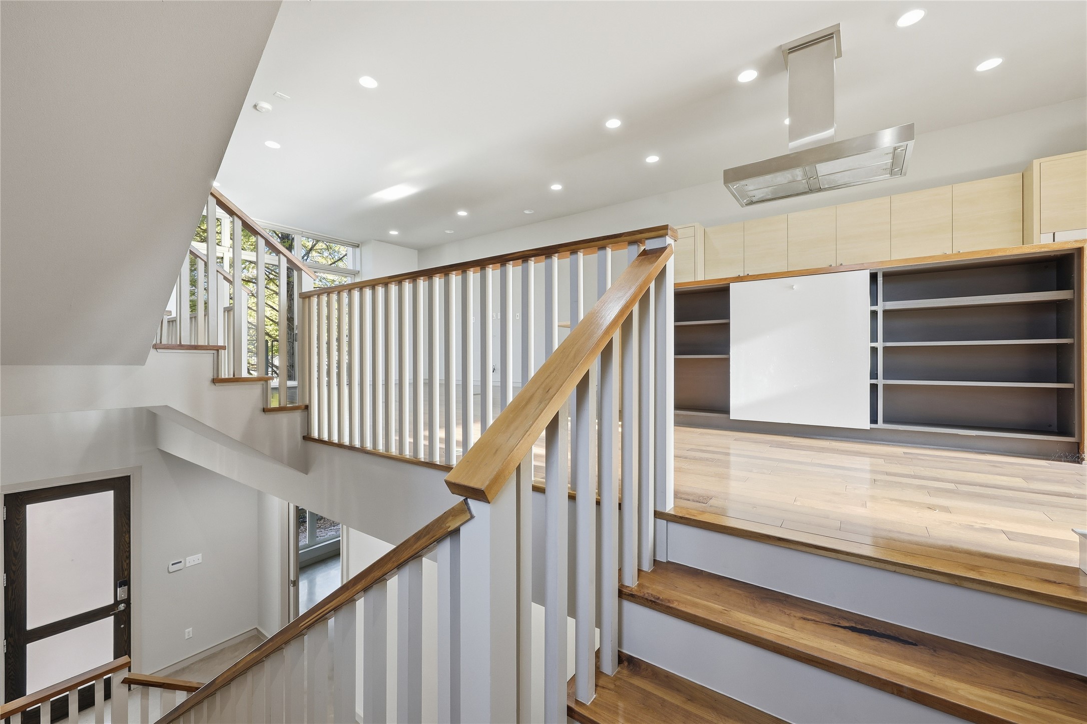 3507 Harmon Avenue Austin, TX 78705 - Photo 7 of 36 a view of entryway