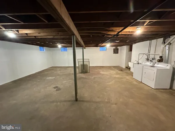 a view of a garage room