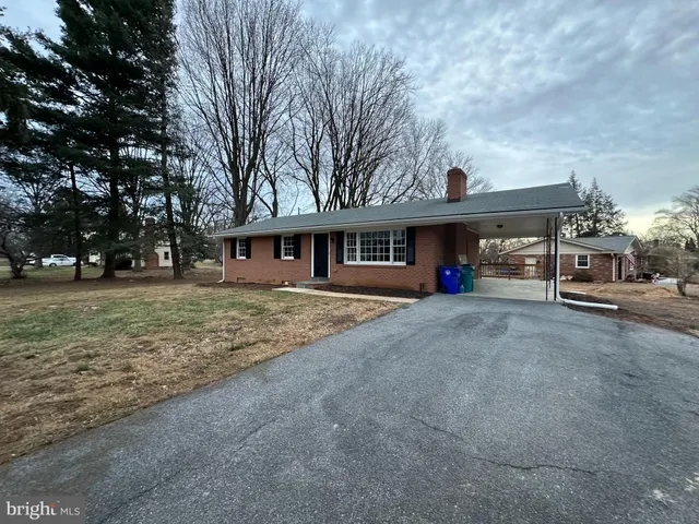 $2,600 | 7923 Longmeadow Drive, Frederick, MD 21701