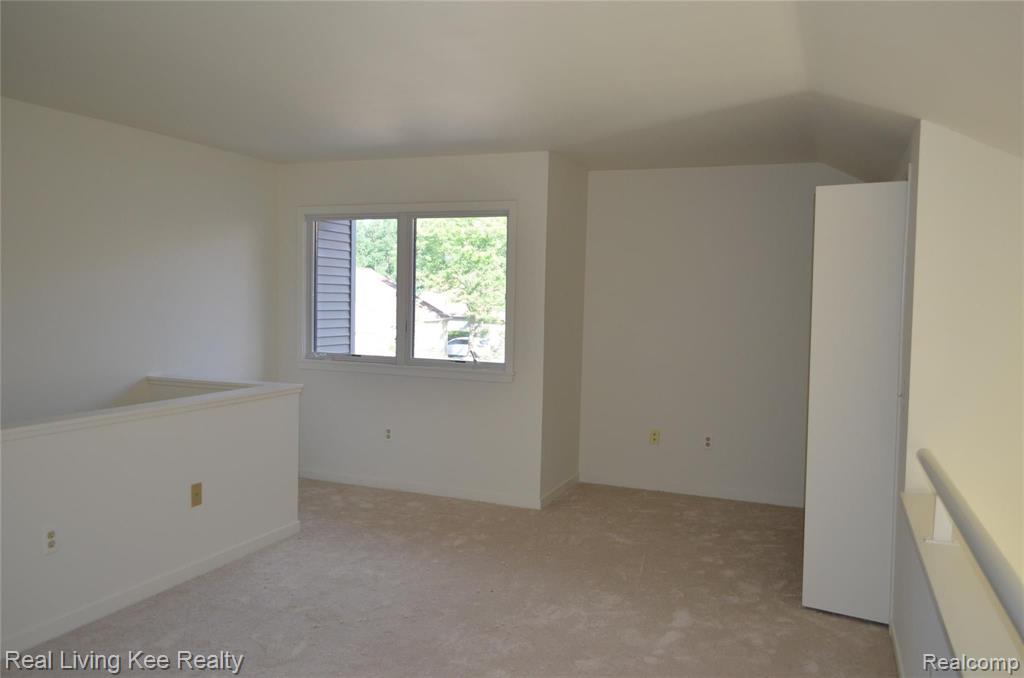 688 Charing Court Rochester Hills, MI 48307 - Photo 17 of 20