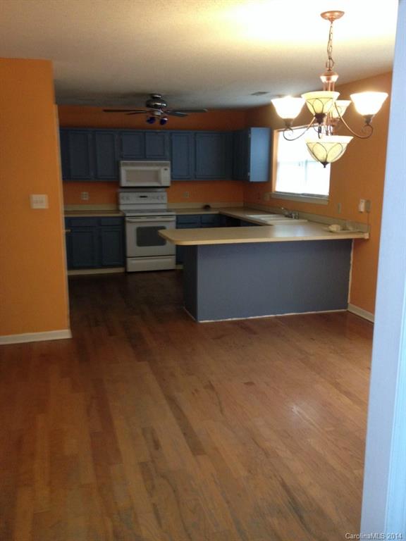 9505 Oren Thompson Road Charlotte, NC 28213 - Photo 3 of 4