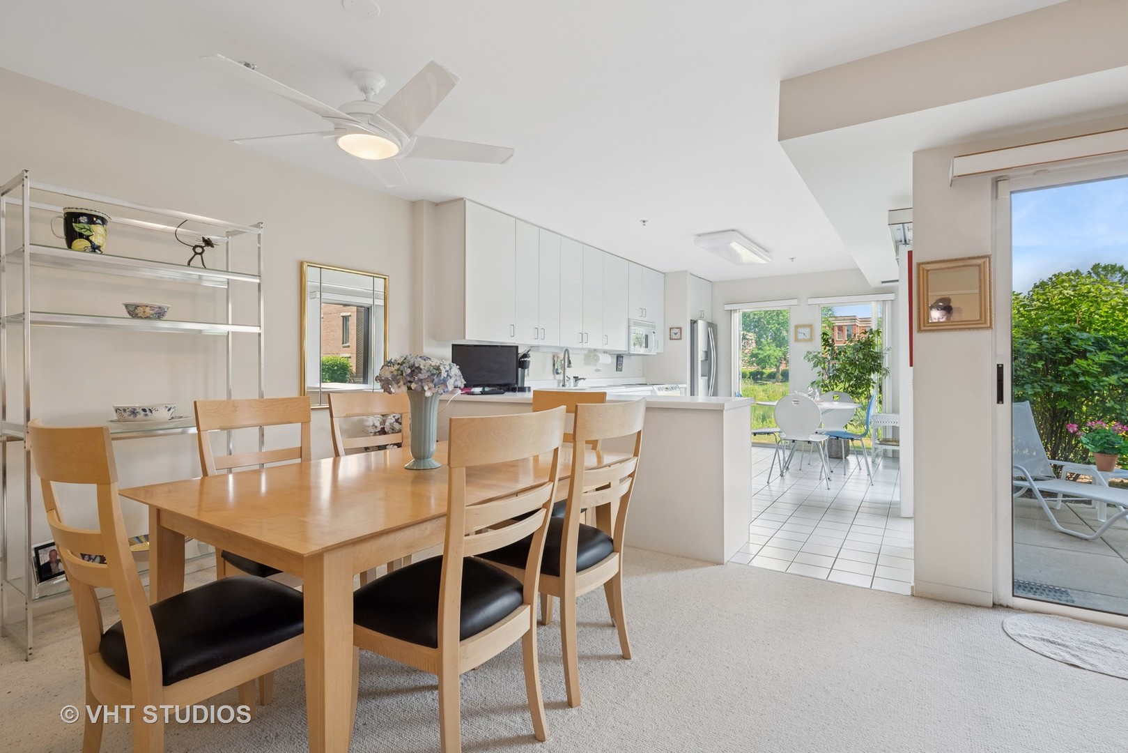 431 Kelburn Road, Unit 115 Deerfield, IL 60015 - Photo 3 of 13 Gallery Image 3