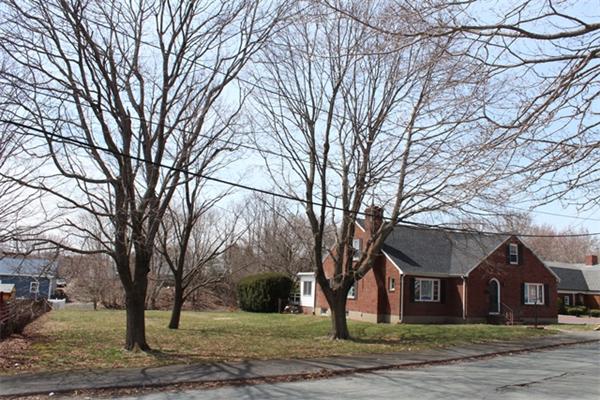 3 Freeman Road Salem, MA 01970 - Photo 2 of 27 Gallery Image 2