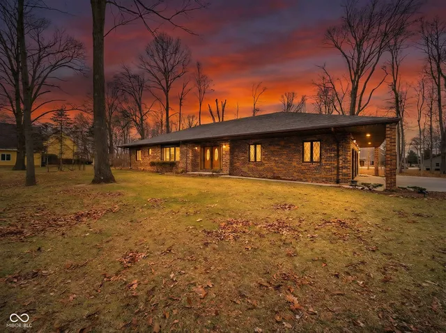 $390,000 | 218 West Beech Lane, Alexandria, IN 46001