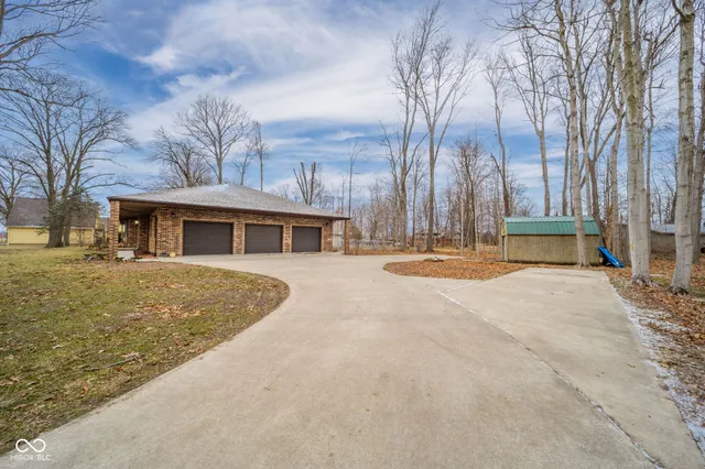 $390,000 | 218 West Beech Lane, Alexandria, IN 46001