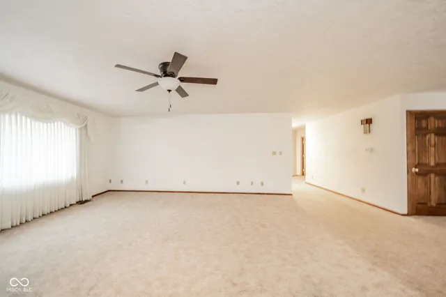 $390,000 | 218 West Beech Lane, Alexandria, IN 46001