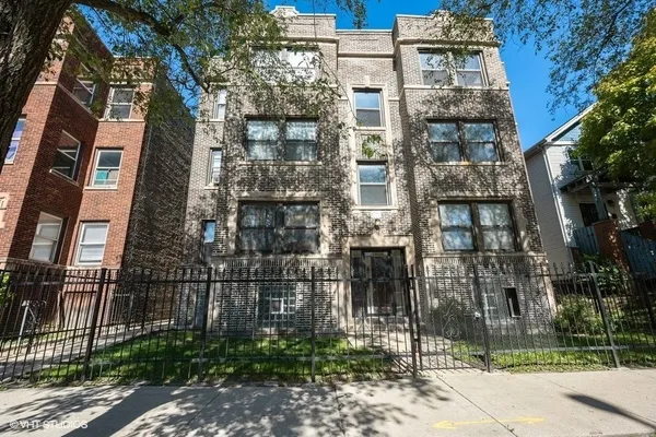 $1,600 | 4934 West Jackson Boulevard, Unit 2E, Chicago, IL 60644