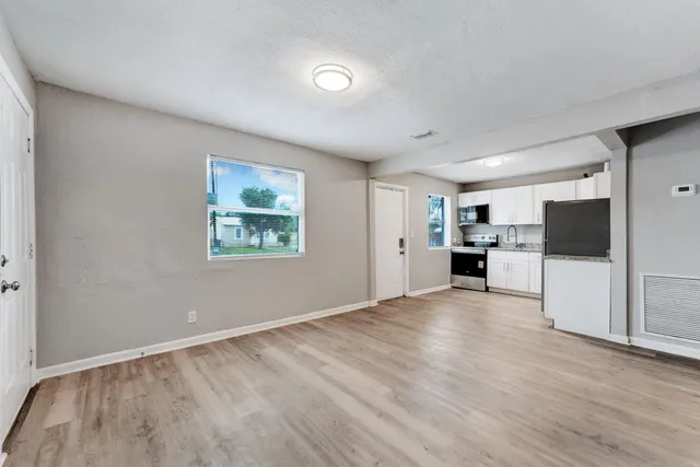 $2,750 | 172 West 15th Street, Unit 1, Riviera Beach, FL 33404