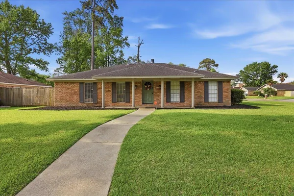 $2,500 | 6795 Greenwood Drive, Beaumont, TX 77706