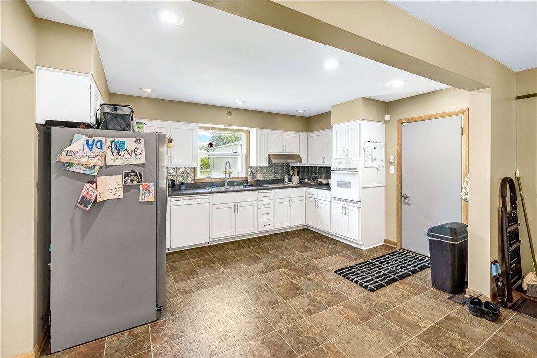 30 North Court Drive Decatur, IL 62526 - Photo 8 of 27 Gallery Image 8