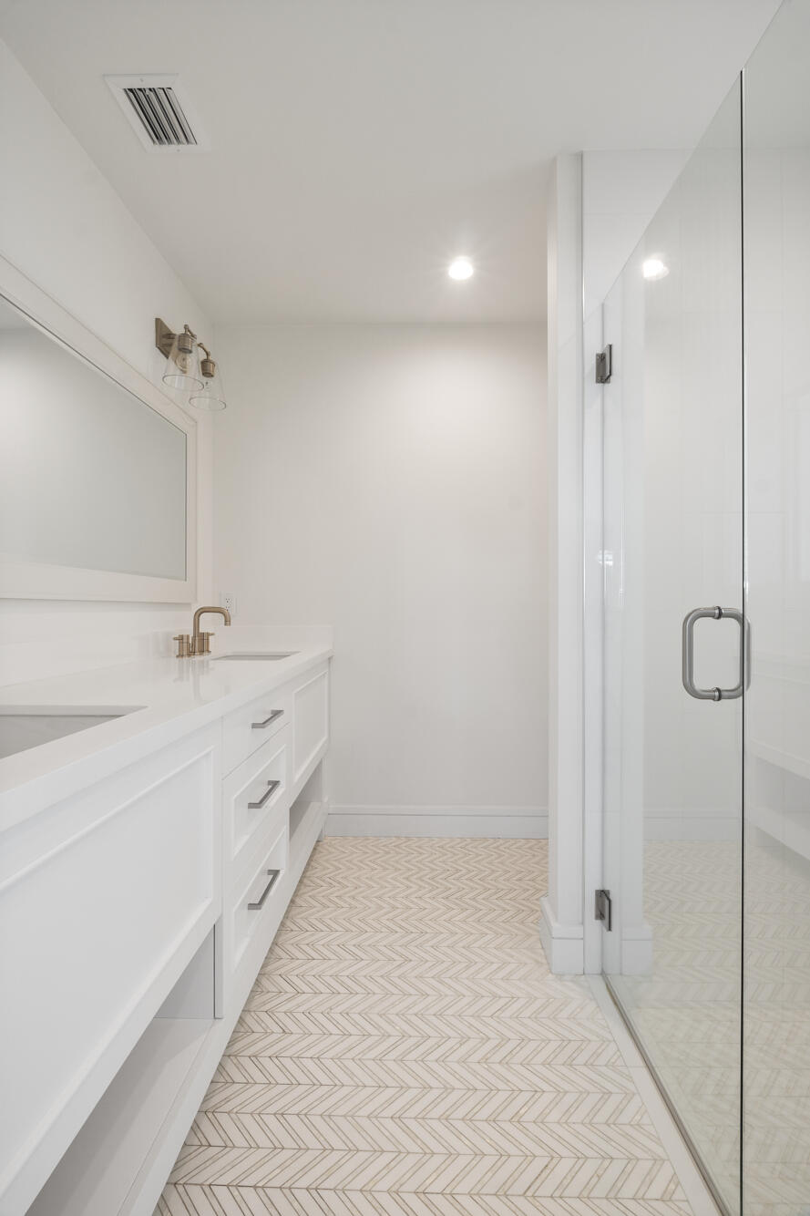 943 Pepperridge Terrace Boca Raton, FL 33486 - Photo 39 of 85 En-suite VIP Bathroom