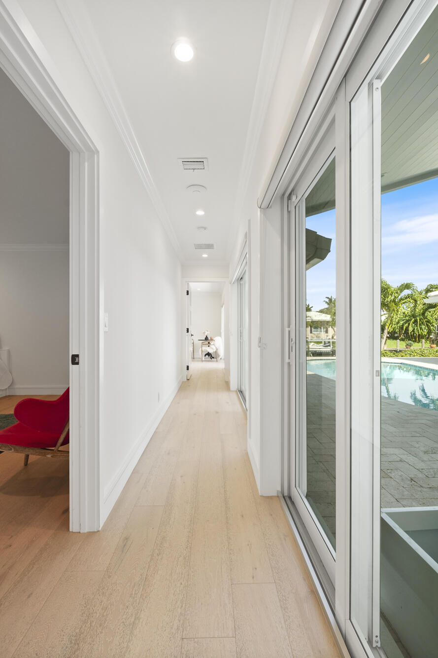 943 Pepperridge Terrace Boca Raton, FL 33486 - Photo 55 of 85 Bedroom Hallway