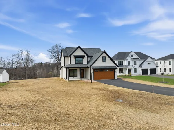 $825,000 | 1 Welding Way, Colonie, NY 12047