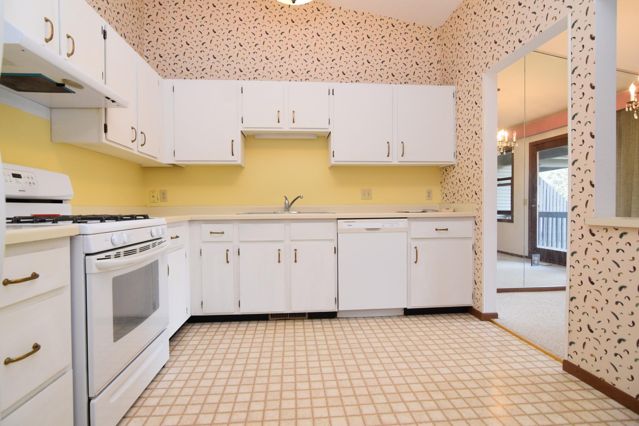 11039 Oregon Circle Bloomington, MN 55438 - Photo 15 of 32