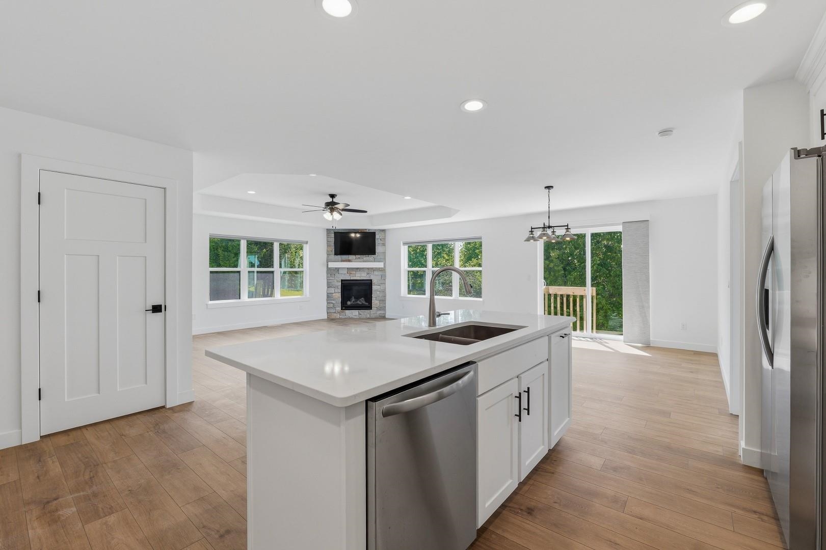 218 Glacial Terrace Ripon, WI 54971 - Photo 6 of 46