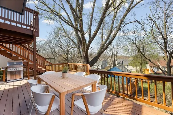 $375,000 | 1440 West Prairie Terrace, Olathe, KS 66061