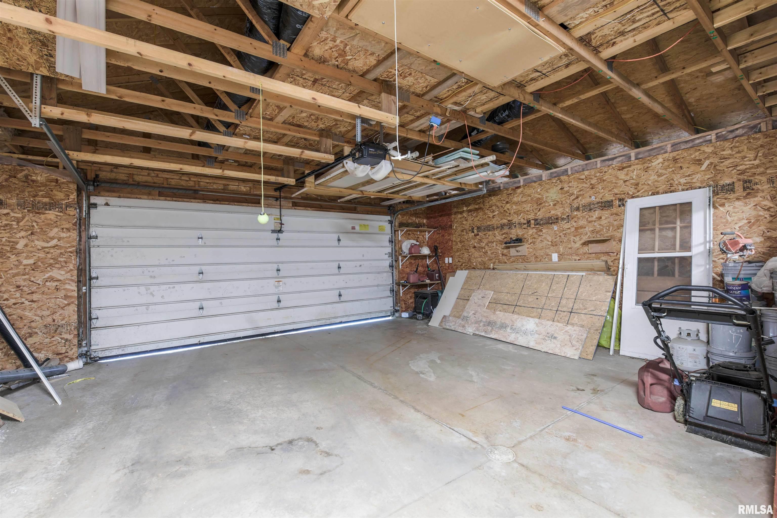1562 Spring Bay Road East Peoria, IL 61611 - Photo 38 of 52