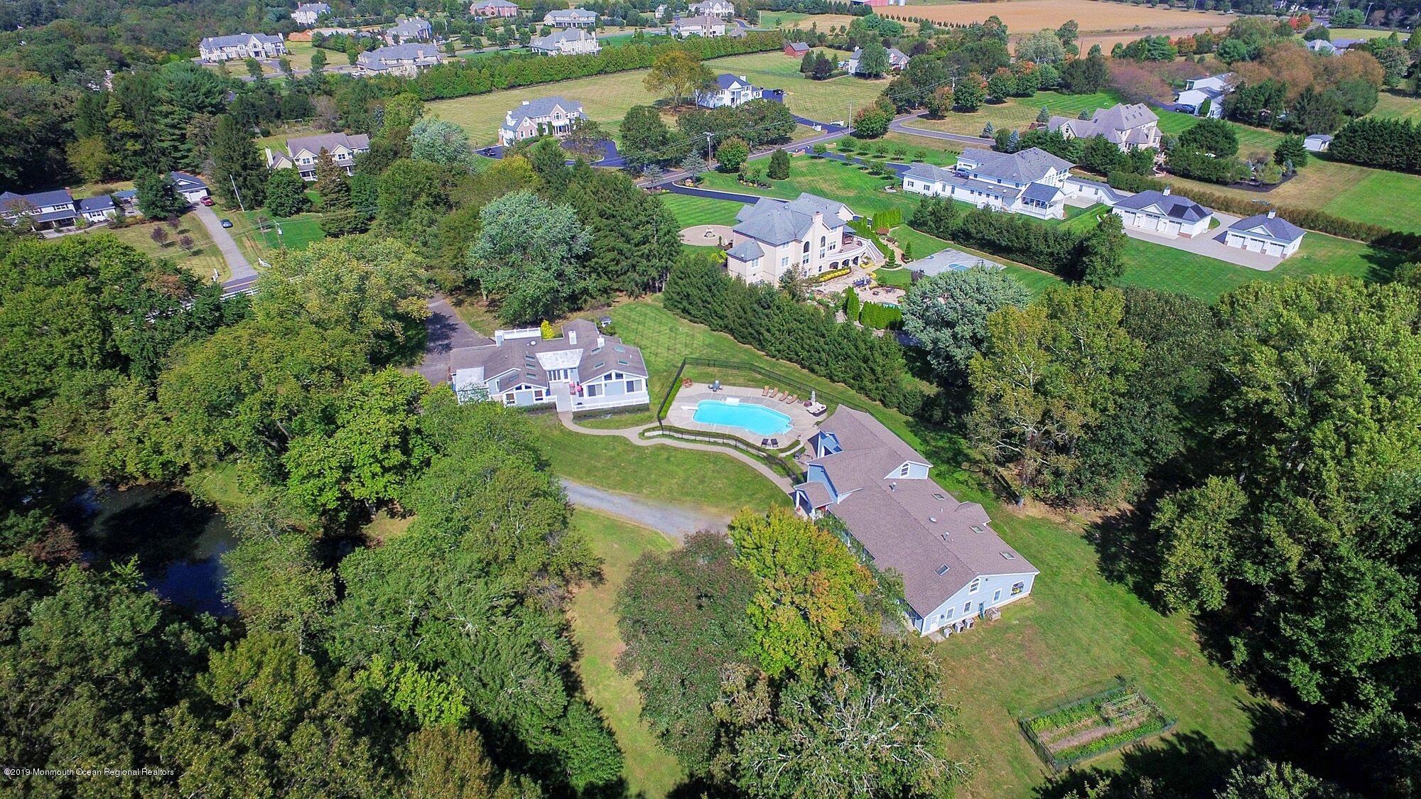 181 Stone Hill Road Colts Neck, NJ 07722 - Photo 5 of 54 3qbCG89A