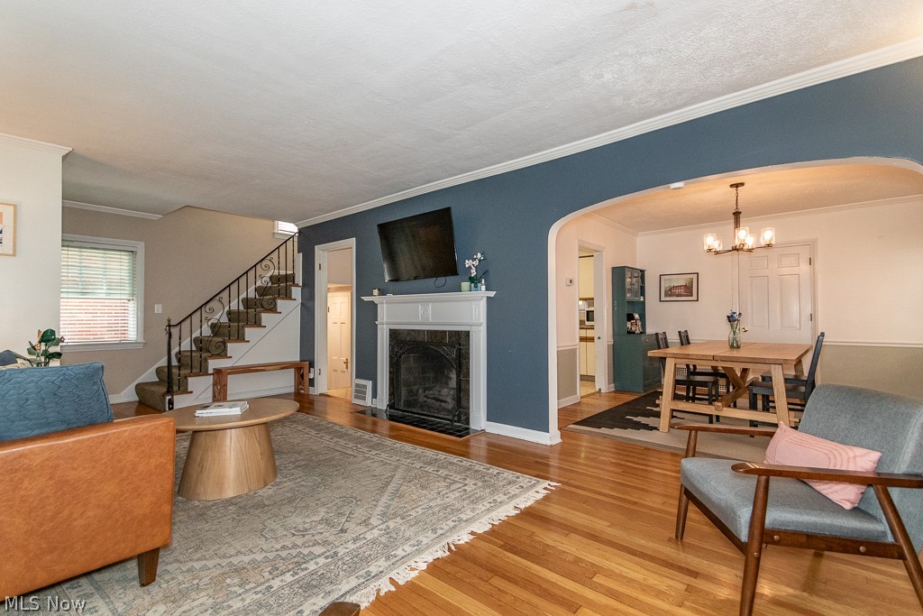 1056 Pennfield Road Cleveland, OH 44121 - Photo 7 of 39 Gallery Image 7