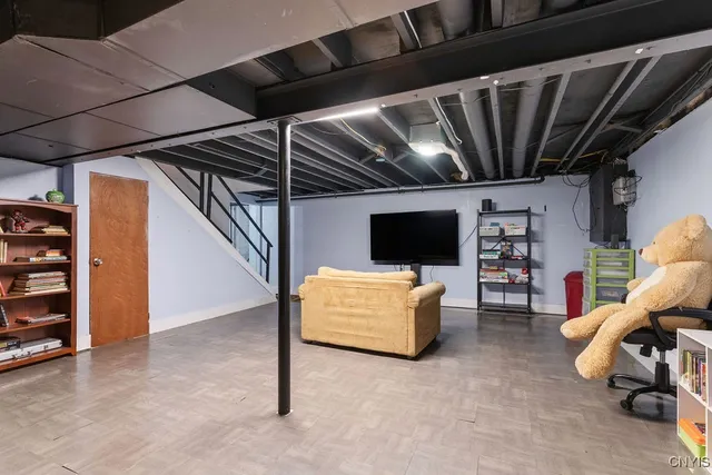 $299,900 | 13 Kingman Road, Clay, NY 13090