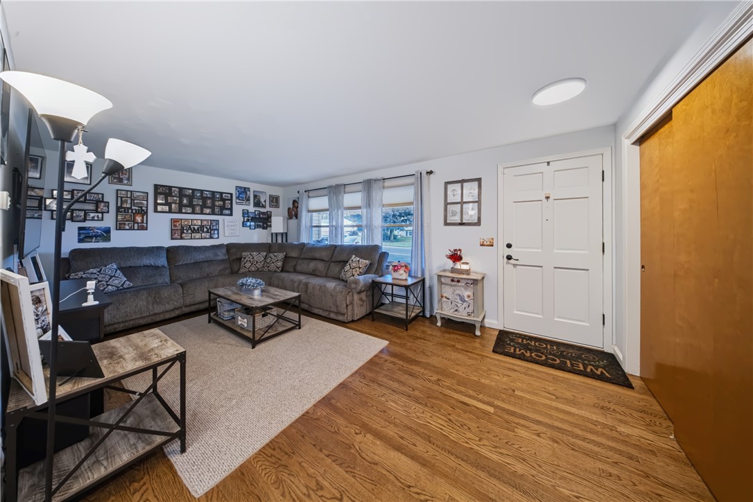 947 Copper Kettle Road Webster, NY 14580 - Photo 6 of 34 Gallery Image 6