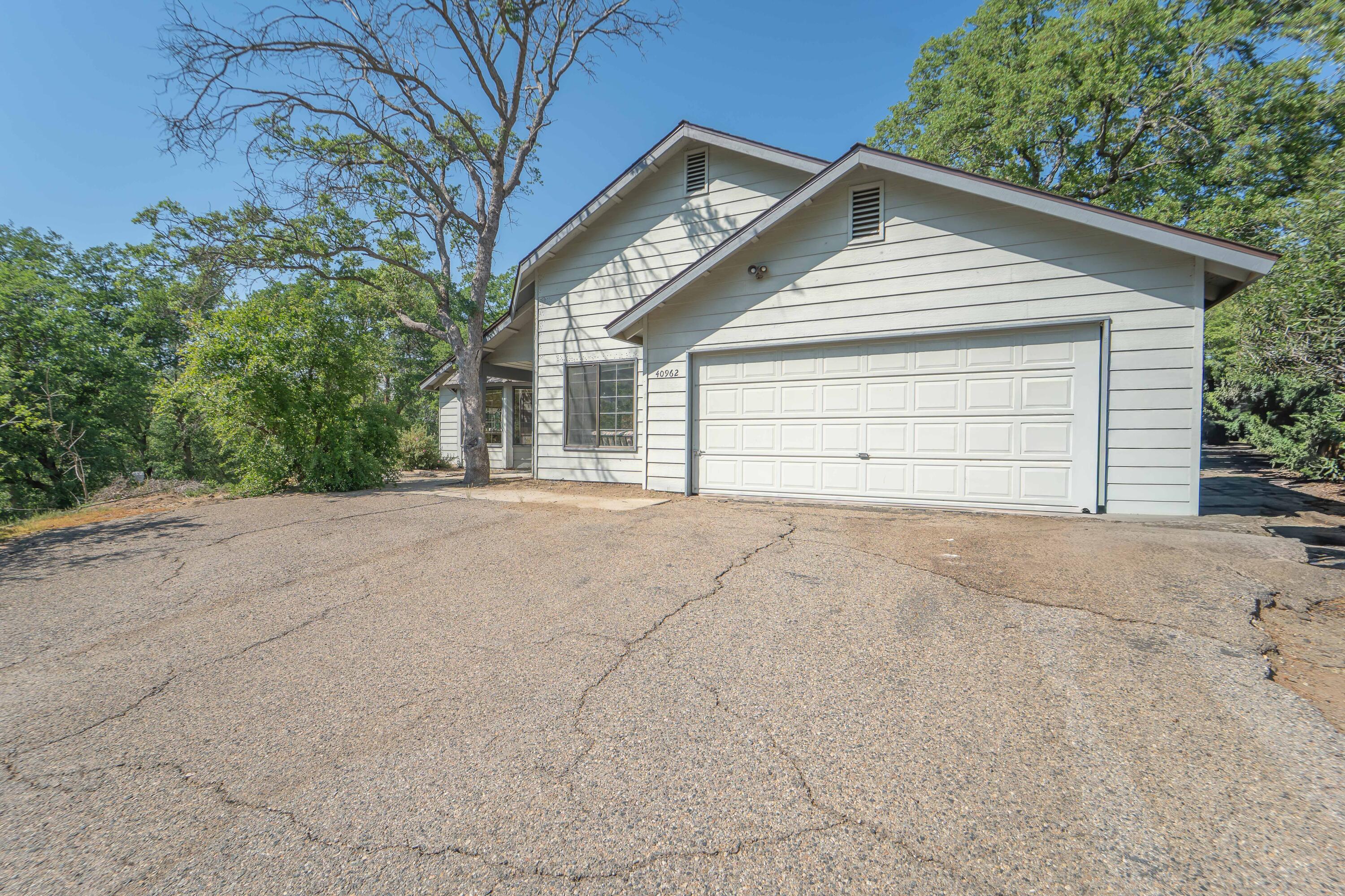 40962 Oak Ridge Drive Three Rivers, CA 93271 - Photo 5 of 36